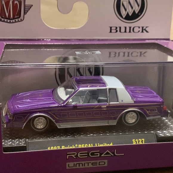 2024 M2 Machines 1987 Buick REGAL Limited Lowrider S127 Purple & White interior - Picture 2 of 9